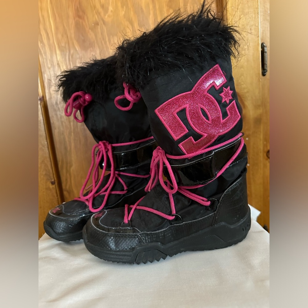 DC Moon Boots w/ removable inserts Sz. 4-5